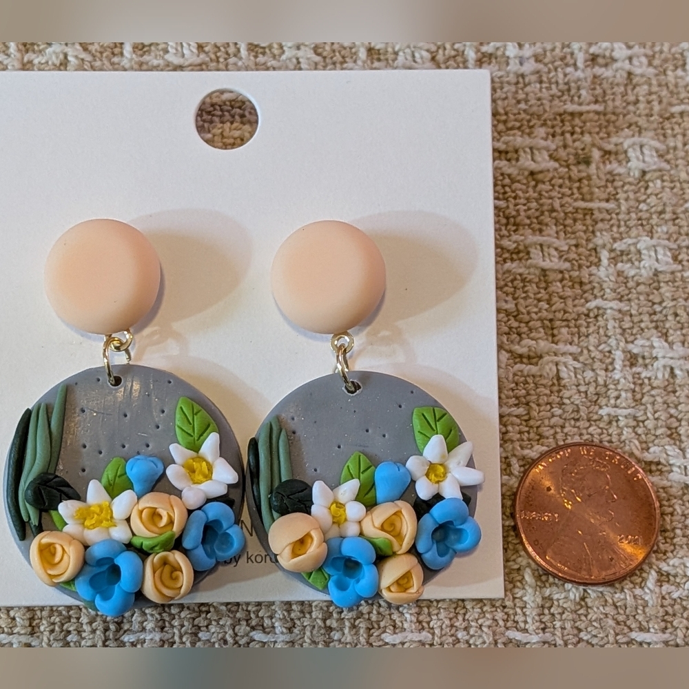 Handmade Floral Polymer Clay Dangle Earrings - Picture 4 of 5